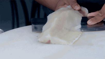 男子体内排出活虫只因爱吃一道菜,女子体内活虫蠕动只因爱吃这道菜