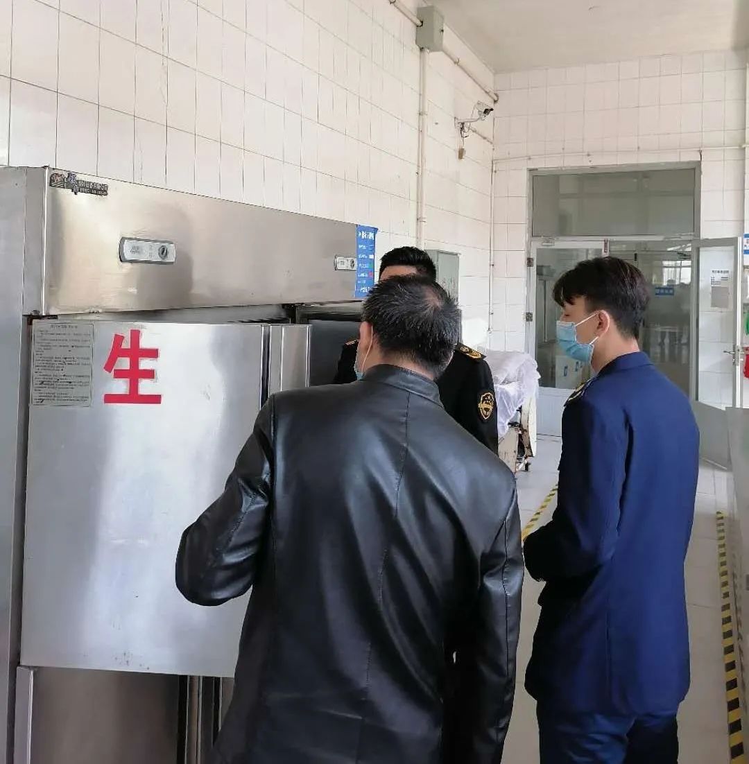 现场直击开学第一天！春风十里，不如学校有你~