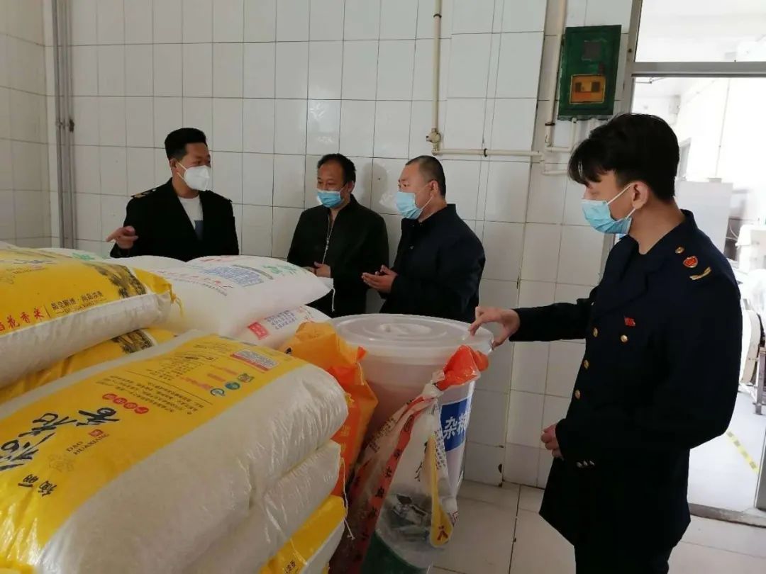 现场直击开学第一天！春风十里，不如学校有你~