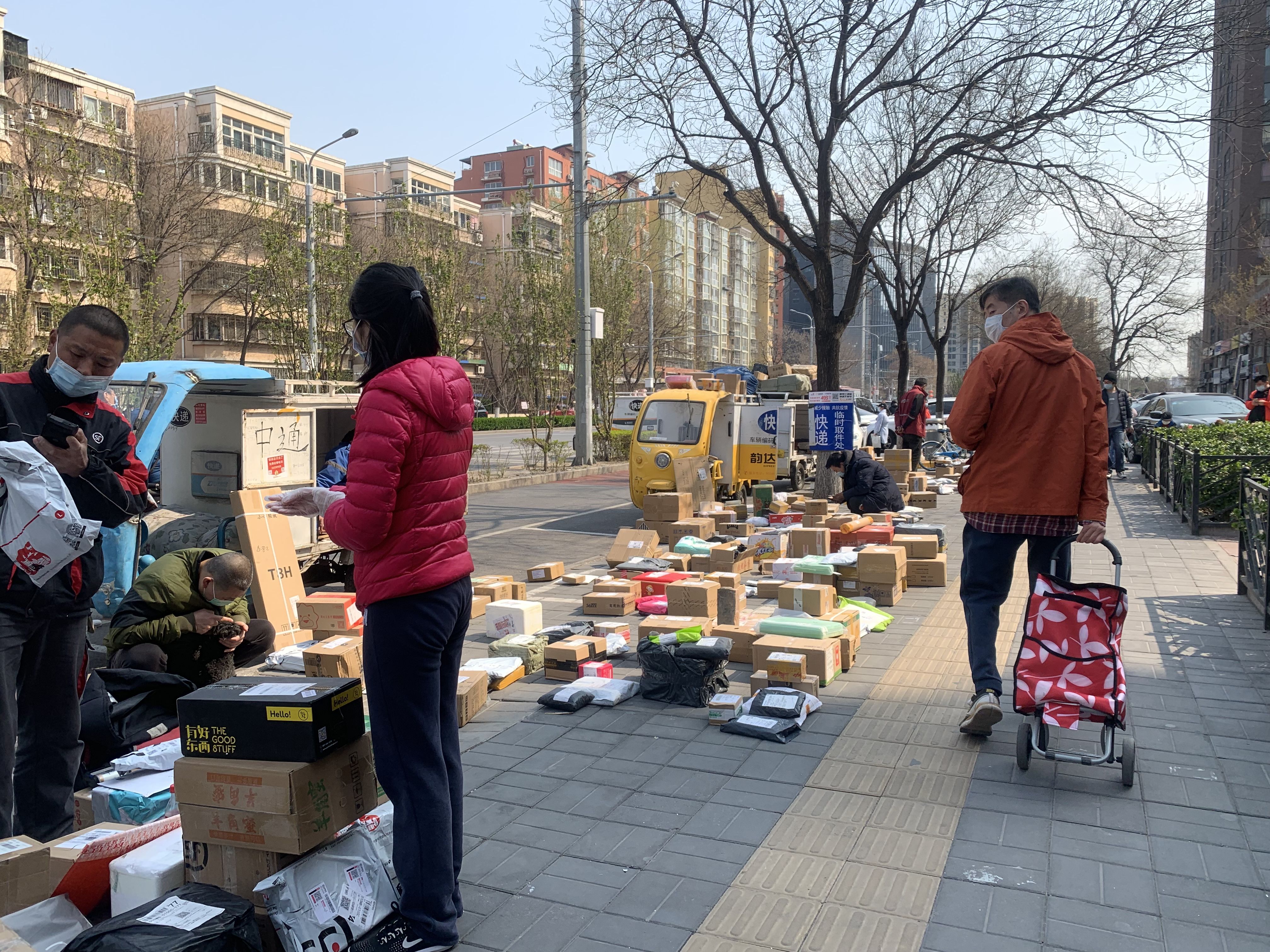 智能快递柜调查,智能快递柜能在小区使用吗