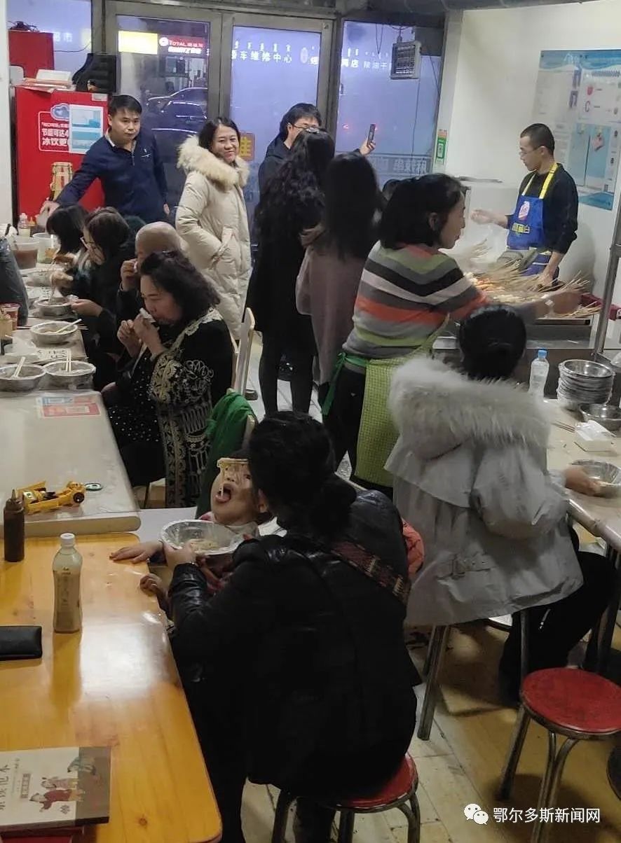 靠卖麻辣串起家！80后的他闯出了一片属于自己的天地