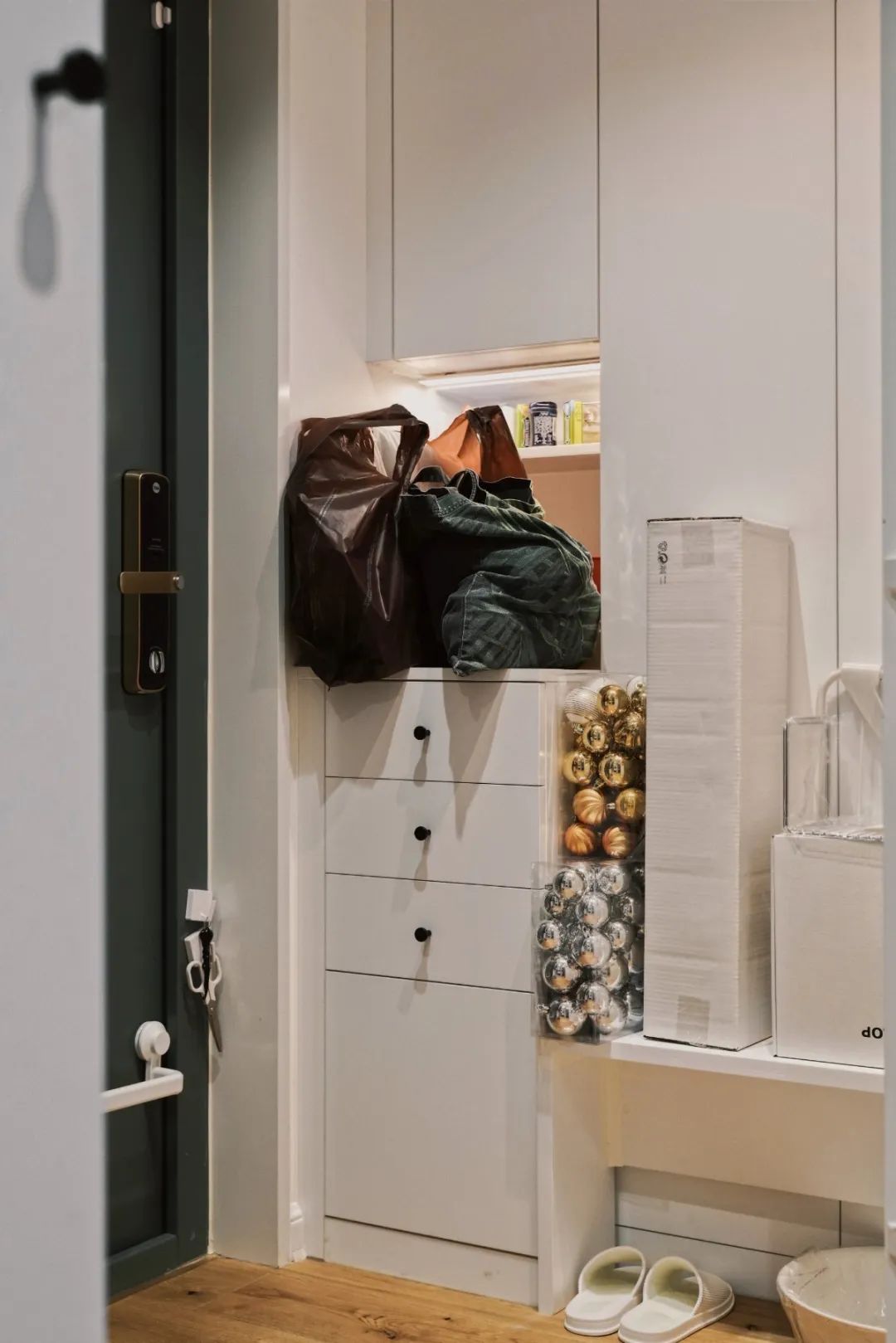 小家、乱家1秒变干净的方法被她找到了！都给老娘进柜