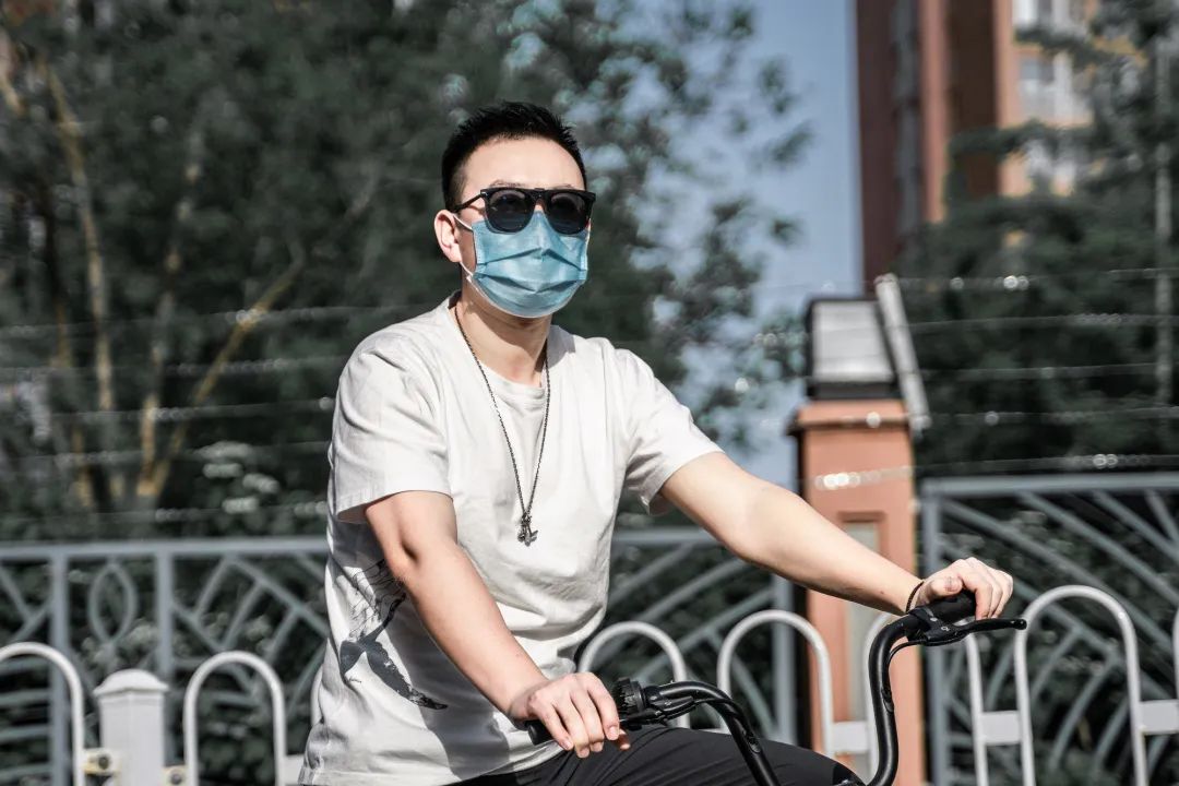 墨镜秒变眼镜,能让近视眼镜秒变墨镜神器