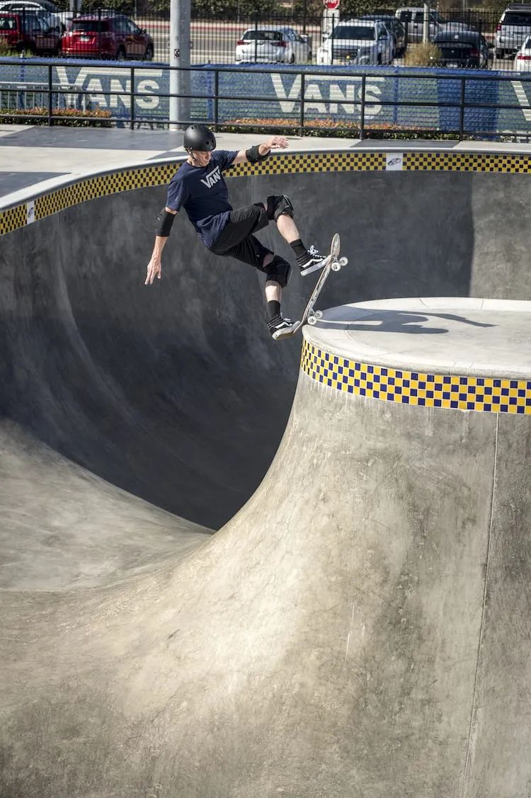 传奇滑手TonyHawk换过多少鞋子赞助？