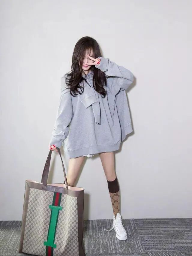 杨幂什么样的单品都能穿好,杨幂穿单品