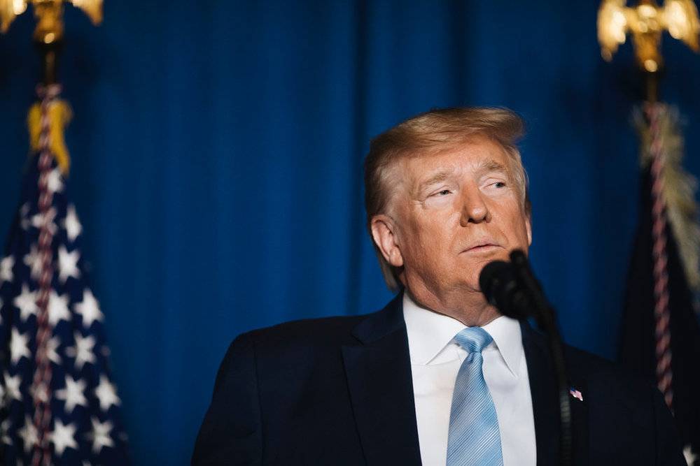 特朗普回应美国债务危机,外媒称特朗普已负债