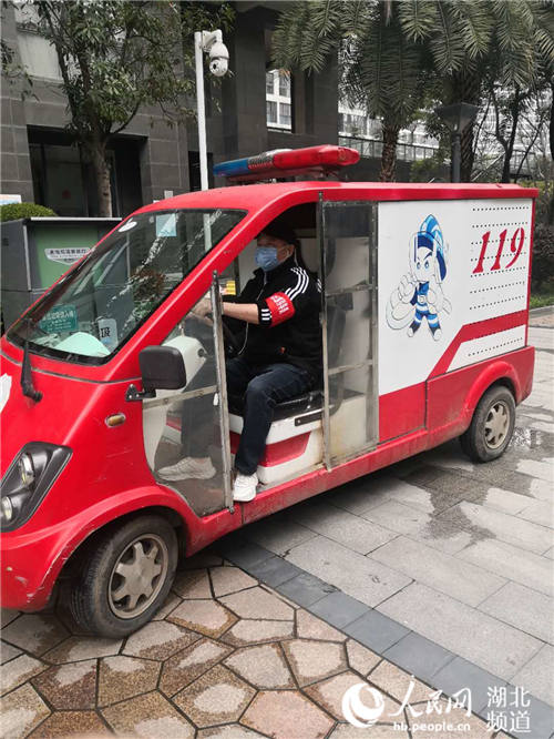 永不褪色的老兵红色故事,退役军人不褪色不顾伤情勇战疫