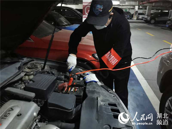 永不褪色的老兵红色故事,退役军人不褪色不顾伤情勇战疫