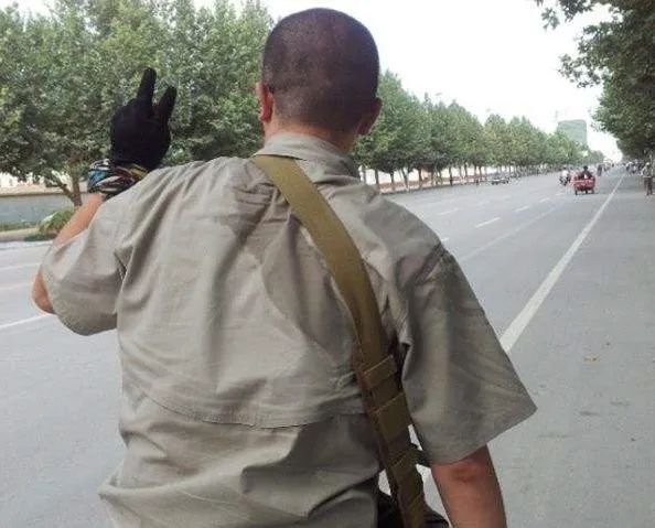 反重力悬浮双肩背包,有支撑力的双肩背包