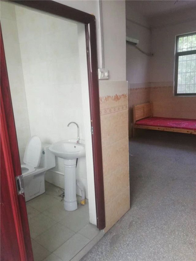 鍙楃伨缇や紬鍠滆縼鏂板眳,璐洶缇や紬鍠滆縼鏂板眳