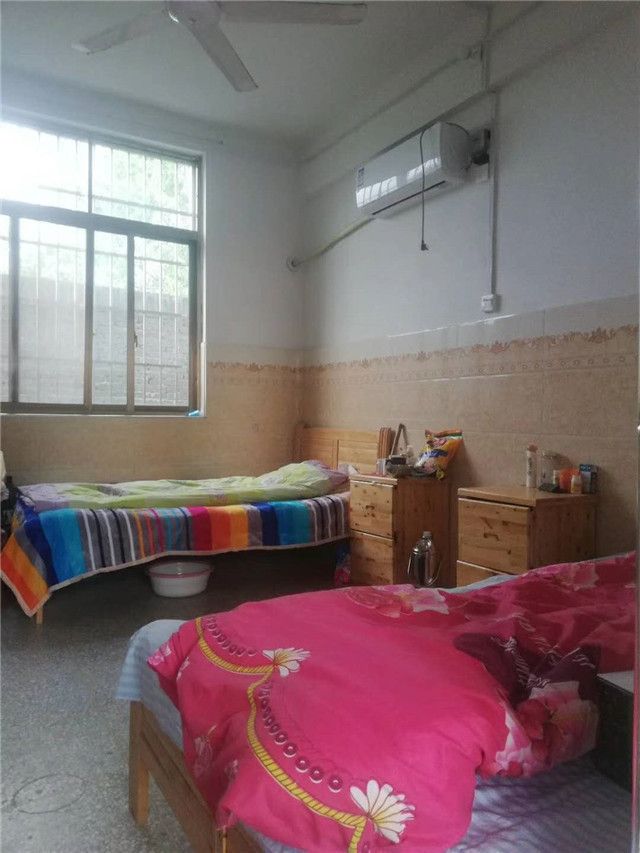 鍙楃伨缇や紬鍠滆縼鏂板眳,璐洶缇や紬鍠滆縼鏂板眳