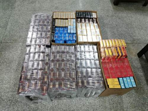 路边小贩贩卖香烟是否违法,车站高价售卖香烟违法吗