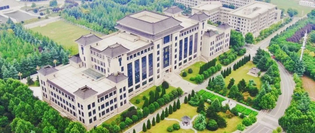 师大夜读丨“草鞋老师”吕清太：我扎根西部教书的四十年