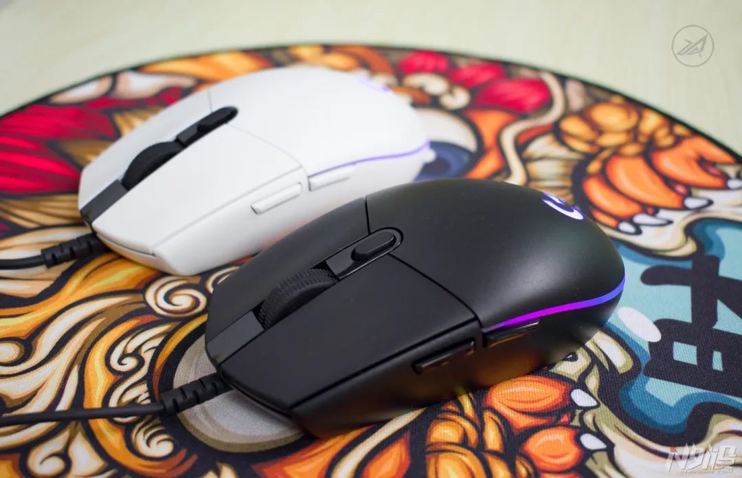 罗技g102鼠标哪个灯效好看,赛睿鼠标rval100和罗技g102