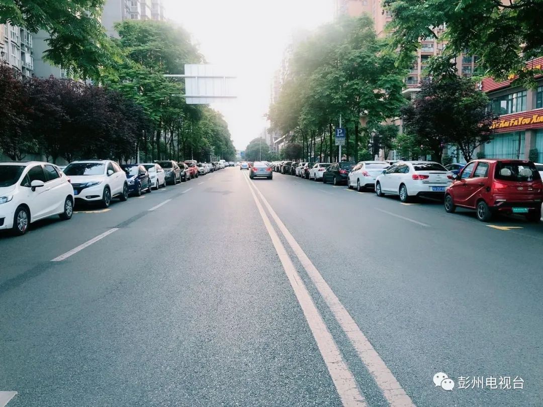 牡丹区小区免费停车,牡丹新城南区门口停车场