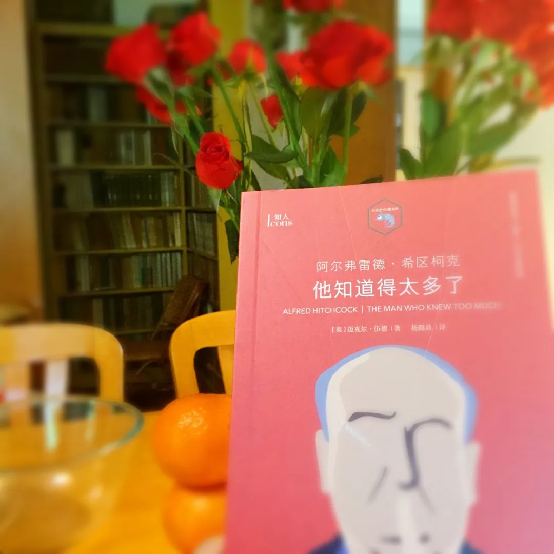 眼睛大一点,眼睛张大