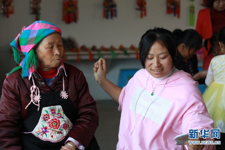 富源：“90后”带3000留守妇女“指尖致富”