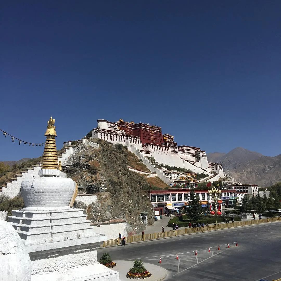 从日喀则出发珠穆朗玛峰旅游,日喀则能看到珠穆朗玛峰吗