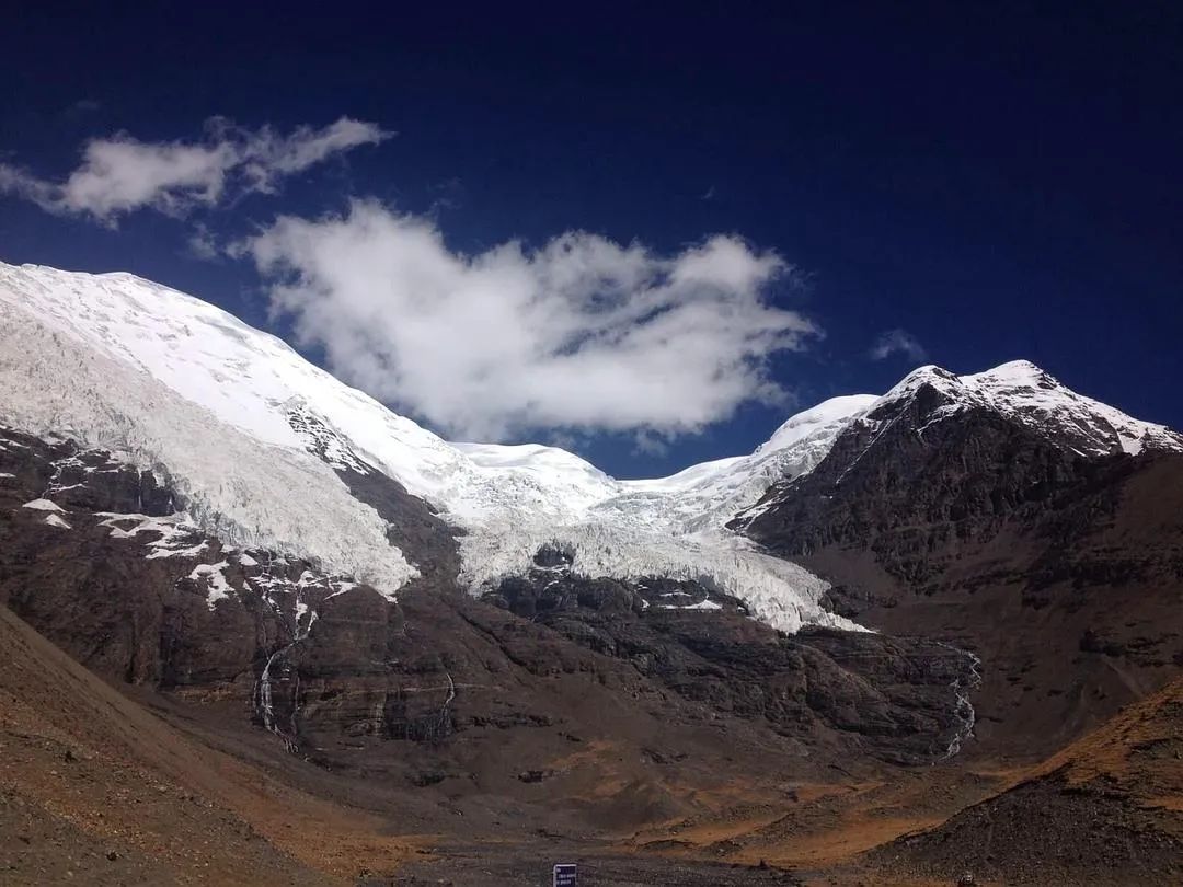 从日喀则出发珠穆朗玛峰旅游,日喀则能看到珠穆朗玛峰吗