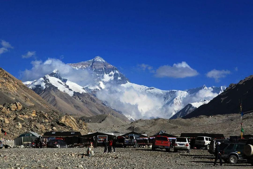 从日喀则出发珠穆朗玛峰旅游,日喀则能看到珠穆朗玛峰吗
