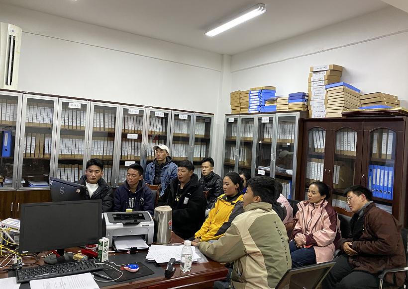 空无一人的台下，57万人流泪聆听~“逆行与坚守，甘孜战疫故事”完成录制