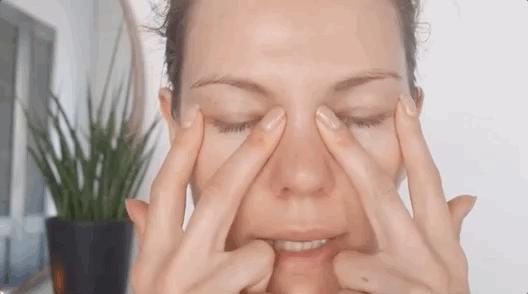 卧蚕和眼袋分不清有黑眼圈,已经分不清是卧蚕还是黑眼圈了