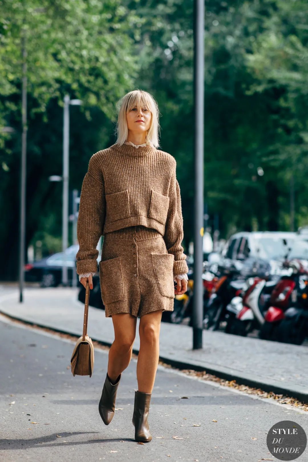 针织裙如何穿出高级感,什么样的针织裙显瘦