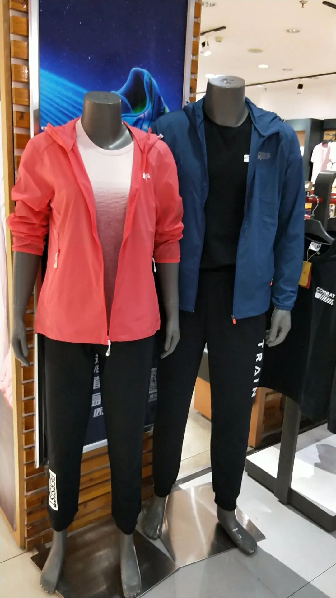 鏄屽钩璐墿鏀荤暐鎵撴姌鍟嗗満,鍖椾含鏄屽钩璐墿鏀荤暐鎵撴姌鍟嗗満