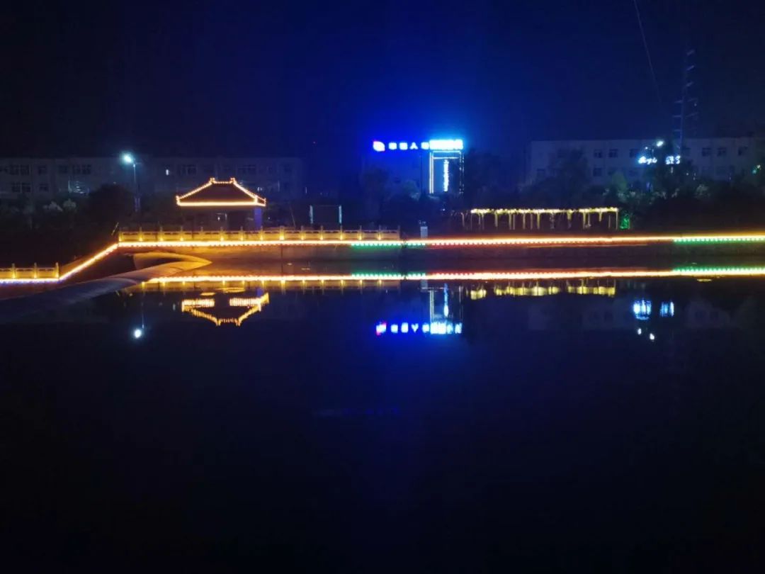 「年度散文推荐」鲁世俊｜欢乐的城市