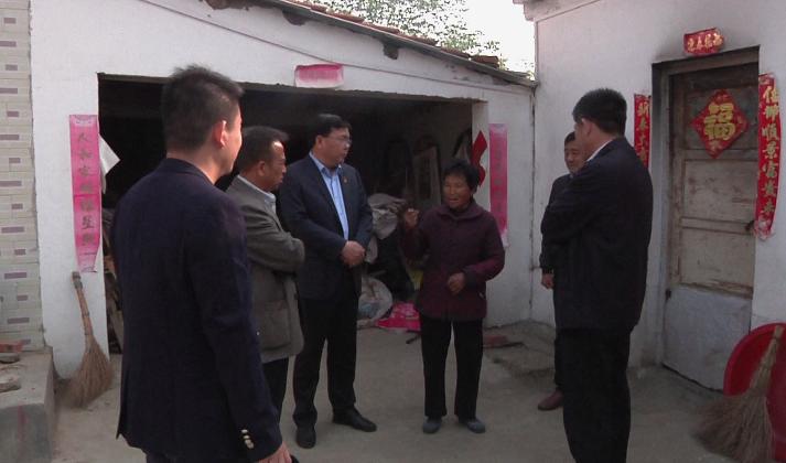 李灵敏到明港镇调研脱贫攻坚工作,信阳市明港镇李灵敏