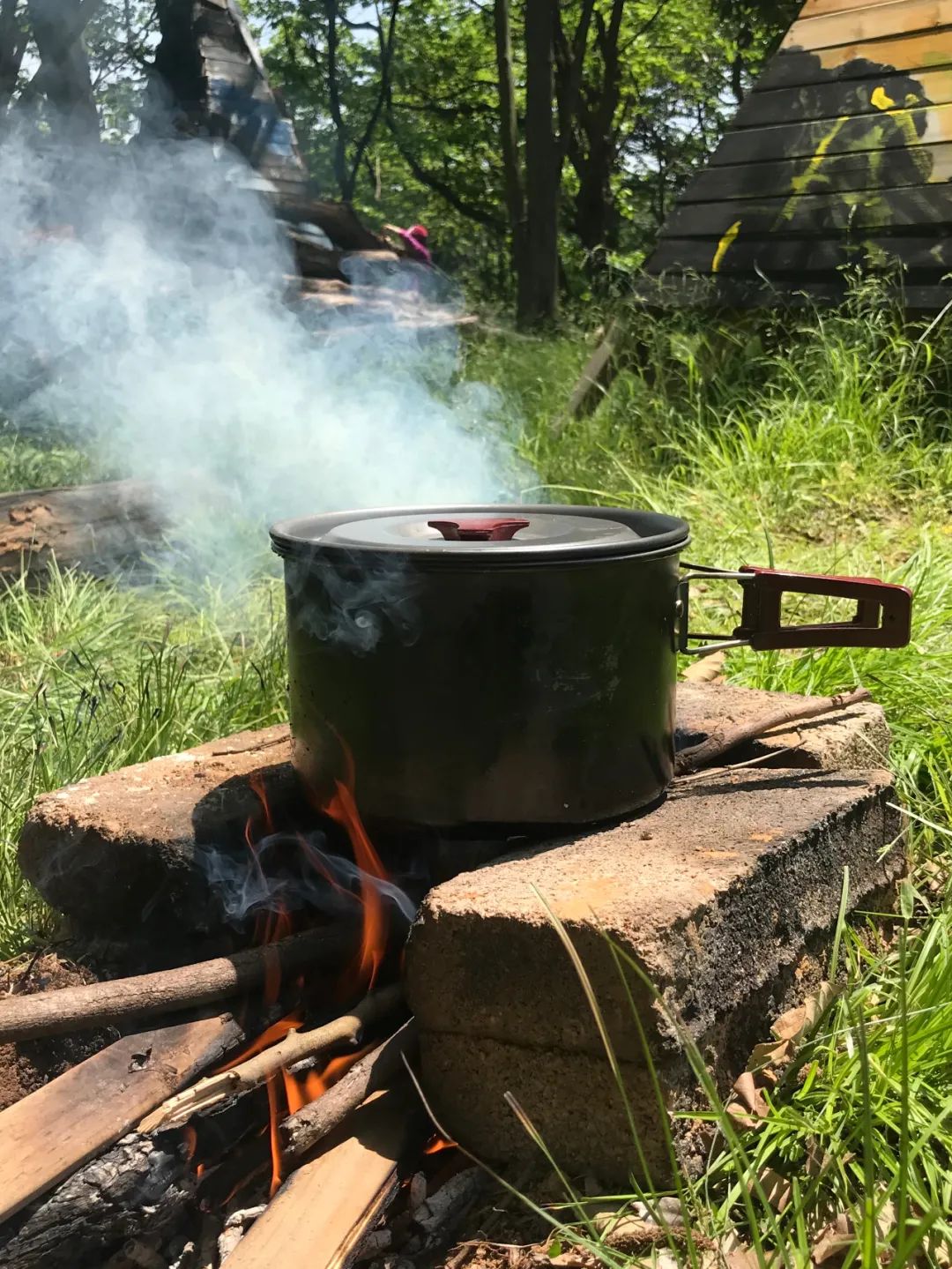 武汉开车1.5小时|通透如琉璃的“蓝丝绸”湖,有人在湖畔造了500亩撒欢营地「432集」