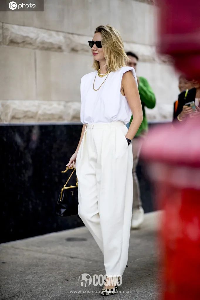 白Tee的“鄙视链”赤裸裸，1000的就比100好？