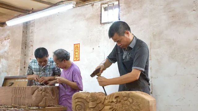 【敬业江门•匠造产业】李泽添：匠心传播古典家具非遗文化技艺的乡村工匠
