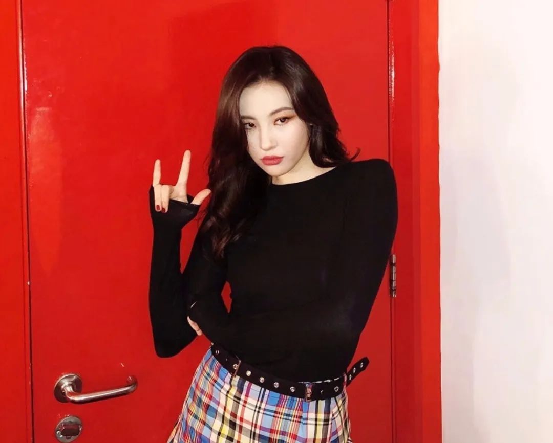 宣美出道时的视频,宣美入驻抖音账号