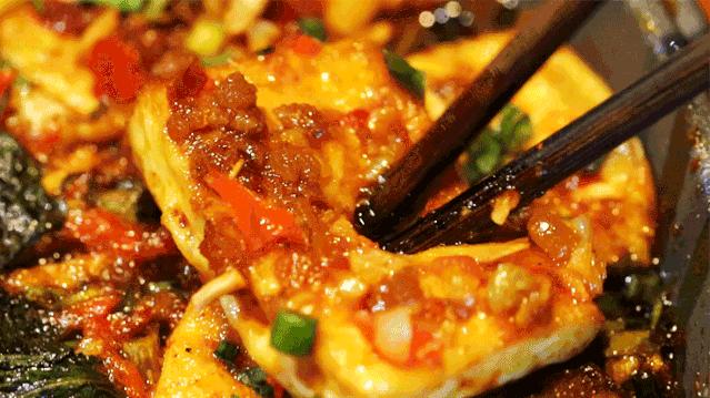 思聪都打卡过的这家成都烧烤店来长沙啦！网红猪鼻筋免费送