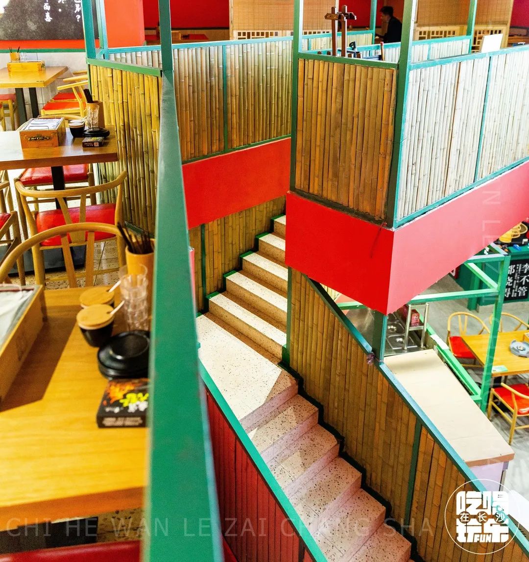 思聪都打卡过的这家成都烧烤店来长沙啦！网红猪鼻筋免费送