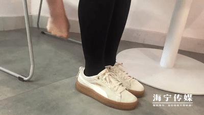 走路崴脚后第一时间咋处理,崴脚后第几天能走