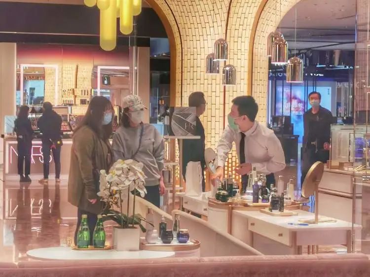 上海打折季来了！化妆品58折、家电对折…这样买最划算！