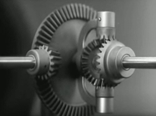 司机开车转弯时轮胎怎么转？直觉答案竟然是错的