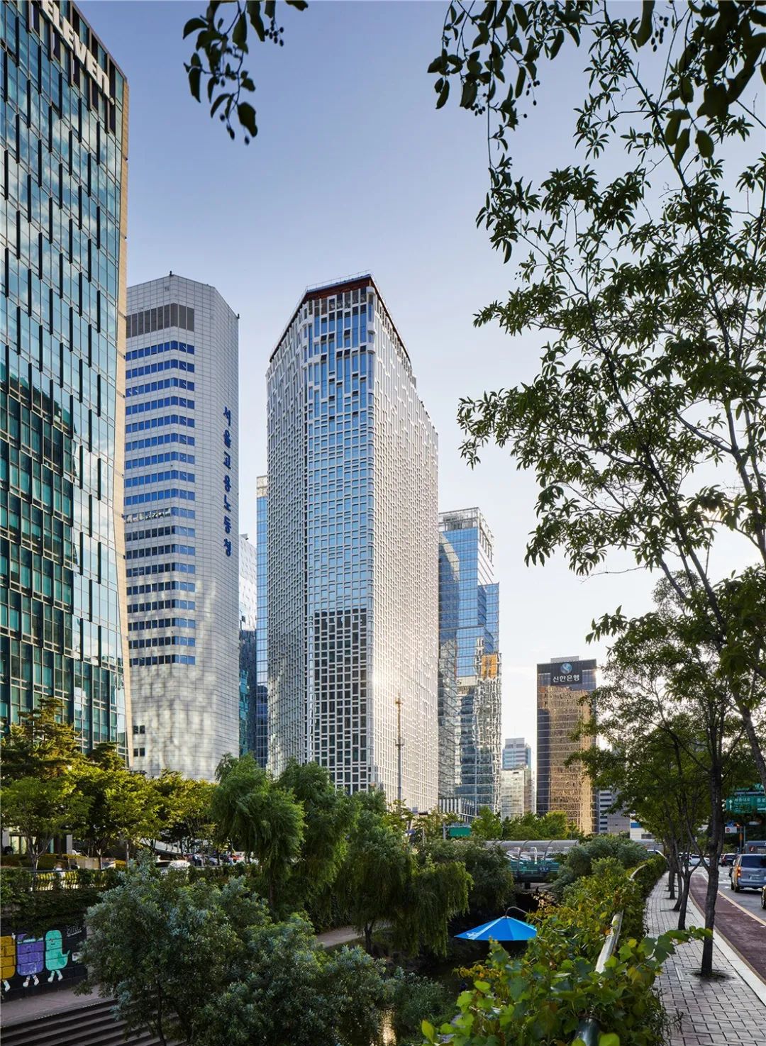 楼房外墙可以装太阳能板吗,外墙能安太阳能板吗