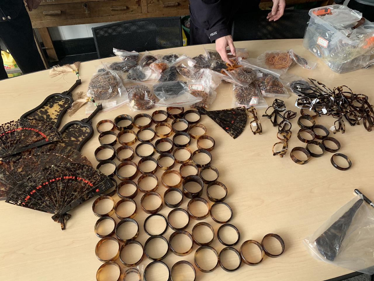 上海警方破获非法收购出售,上海警方破获奢侈品假冒珠宝案