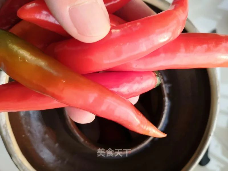 教大家做好吃爽口的四川泡菜，口感脆生，开胃解腻