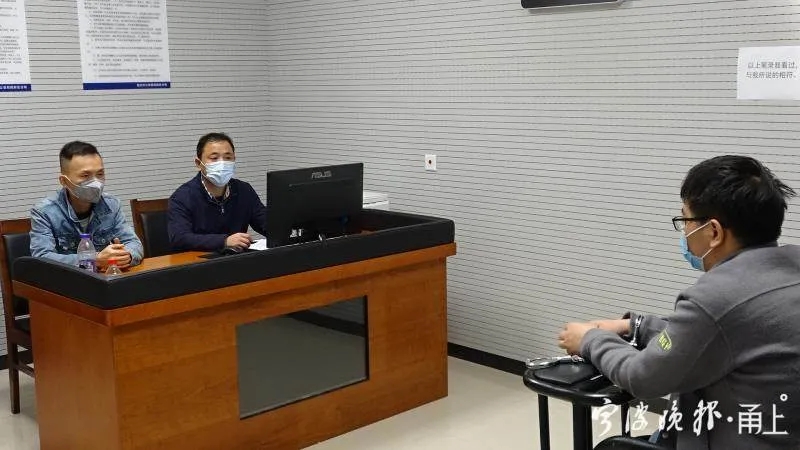 女子朋友圈扫码申领免费榴莲,女生免费领榴莲案