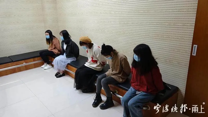 女子朋友圈扫码申领免费榴莲,女生免费领榴莲案