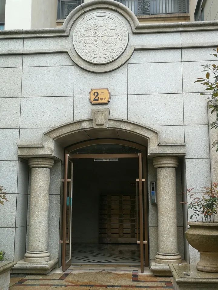 南昌最低房价要2000块钱一平方吗,南昌一般154平方的房子多少钱