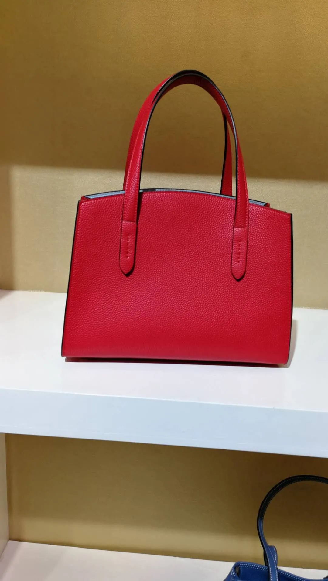 最低2折！淄博产知名女包周末特卖，还能有你的专属符号