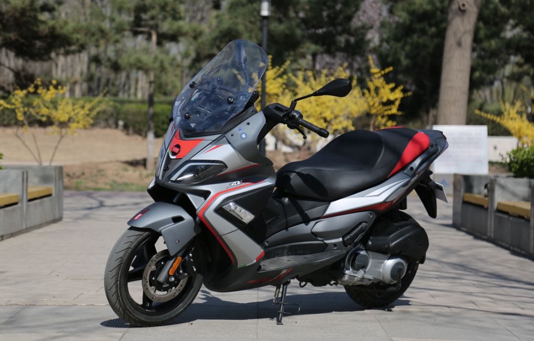 新上市250踏板车,新上市的250踏板车