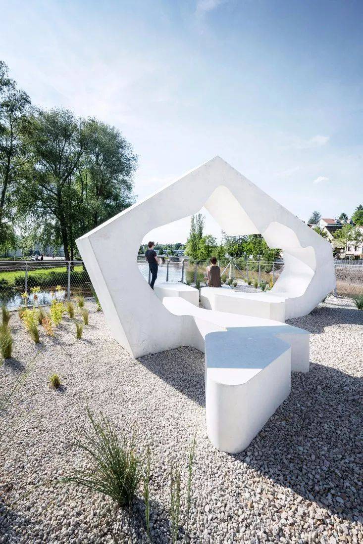 板凳奇葩设计,板凳上面的造型