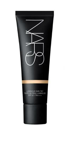 张子枫快跟邓伦学学户外“防黑”秘籍吧