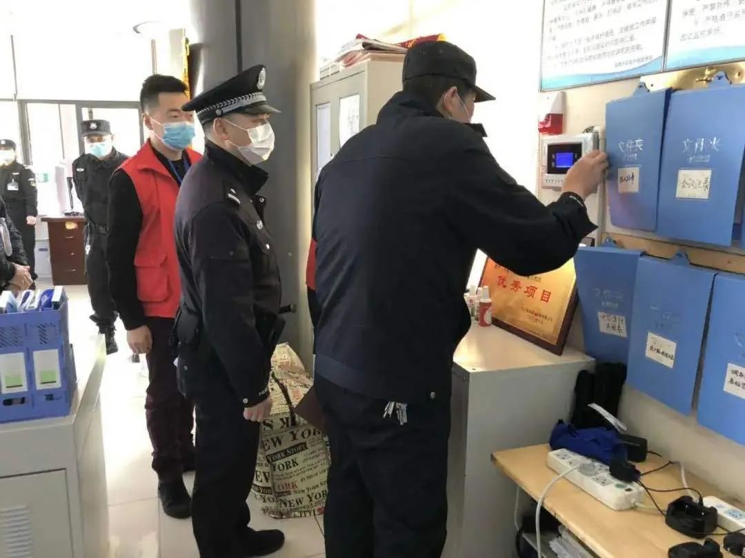 贺明清：坚守“疫”线不退缩，彰显温江好“警色”